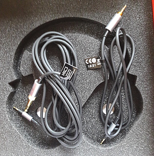 austrian_audio_hi-x65-cables.jpg